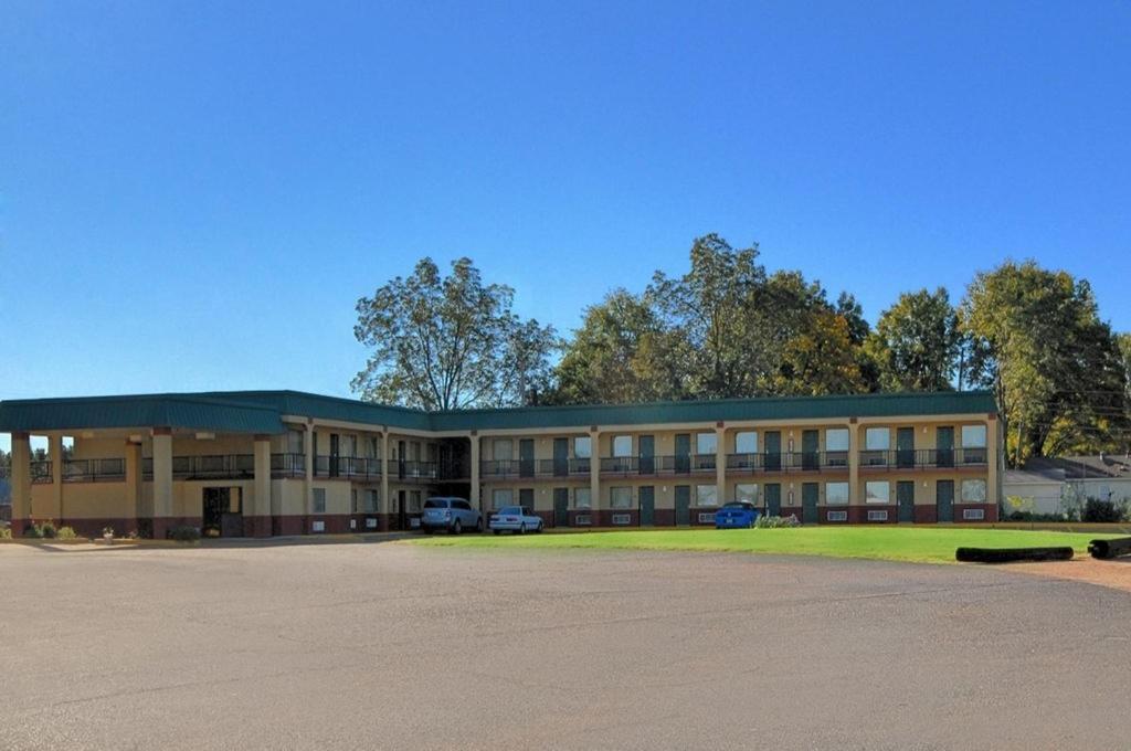 Rodeway Inn Indianola Exterior foto