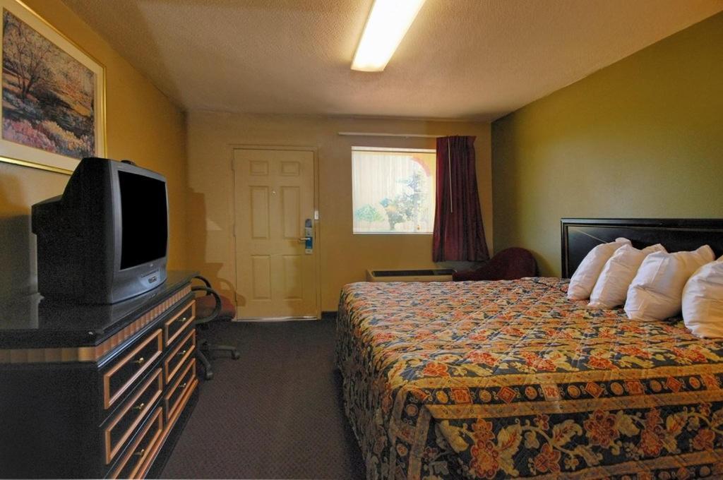 Rodeway Inn Indianola Zimmer foto