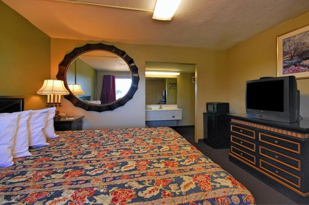 Rodeway Inn Indianola Zimmer foto